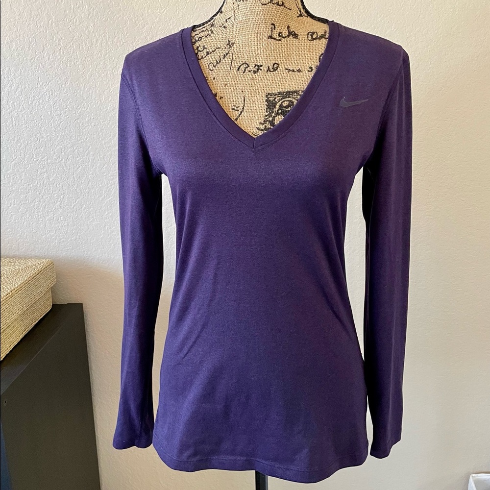 NIKE : Dri Fit Plum Long Sleeve Tee